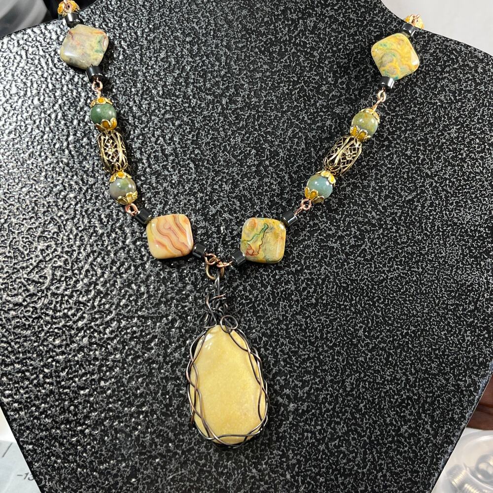 Yellow Jasper wire wrapped necklace pendant gold tone earrings yellow green 18"